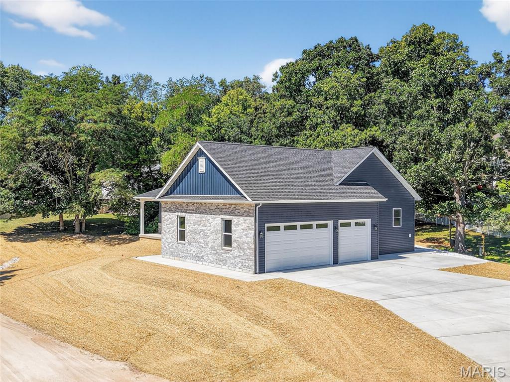 130 Bristol Ridge Drive Property Photo 2