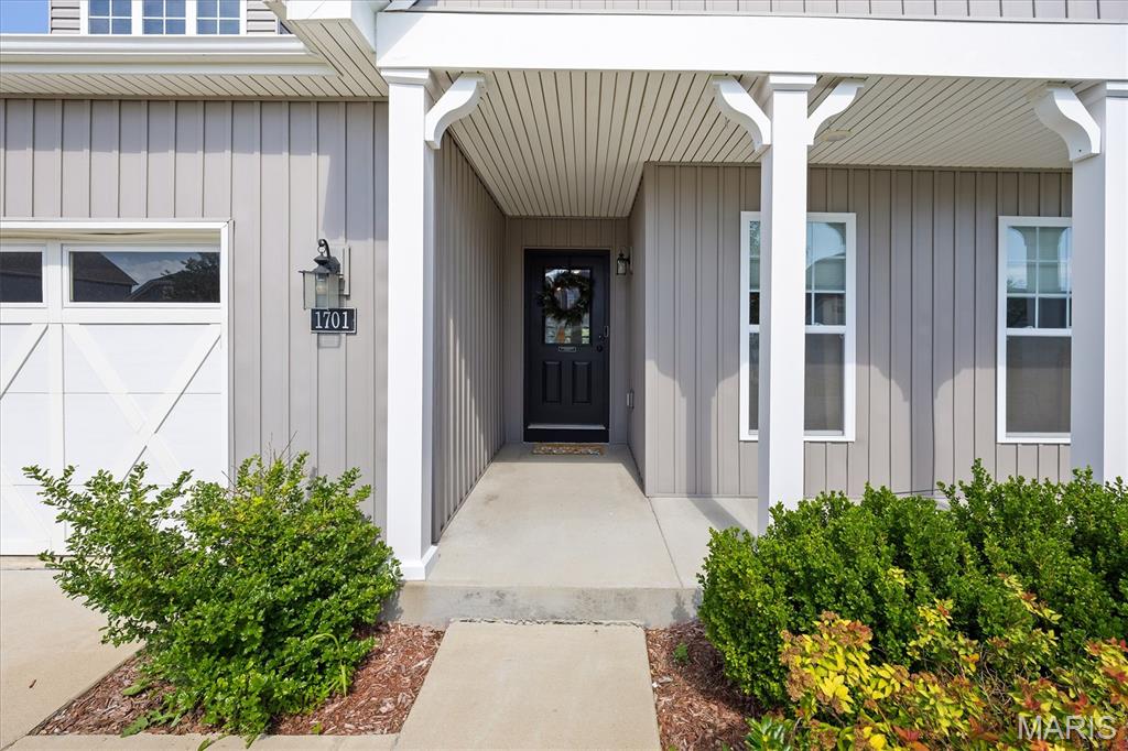 1701 Canopy Crest Circle Property Photo 2