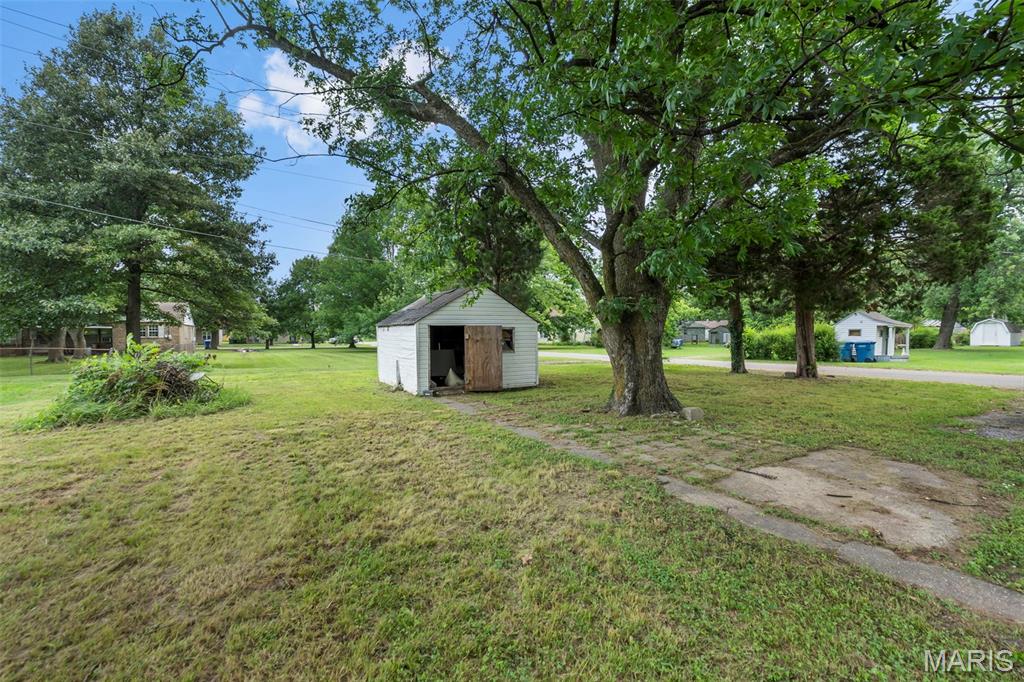 300 S Main Street Property Photo 7
