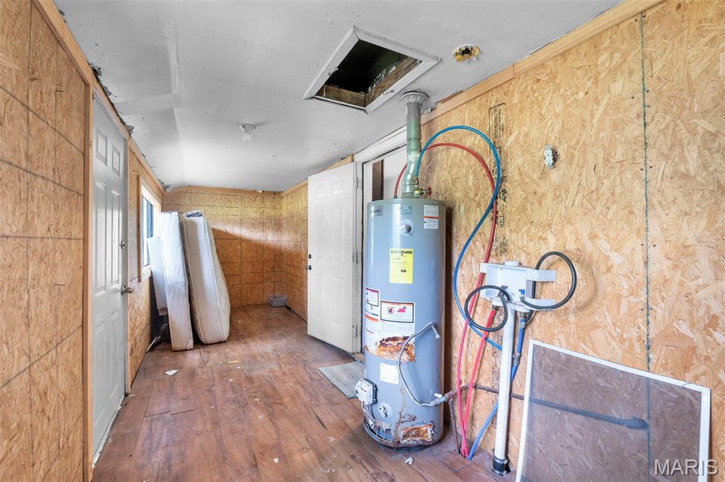 300 S Main Street Property Photo 17