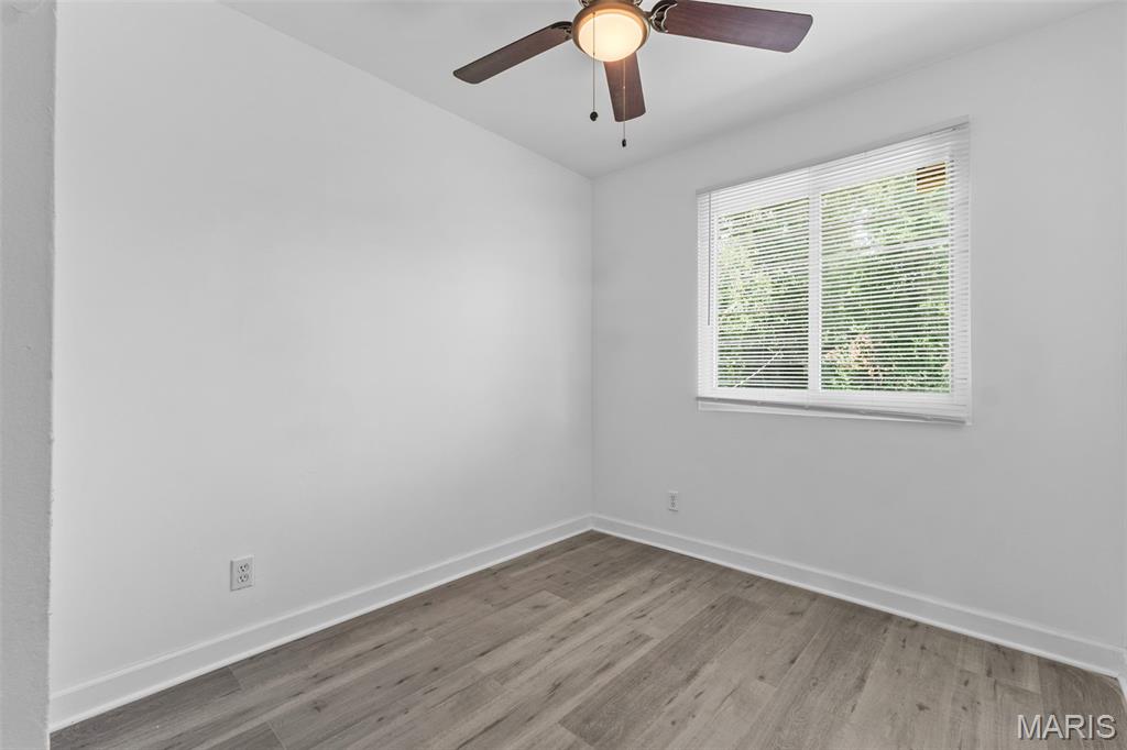 940 Maple Place Property Photo 28