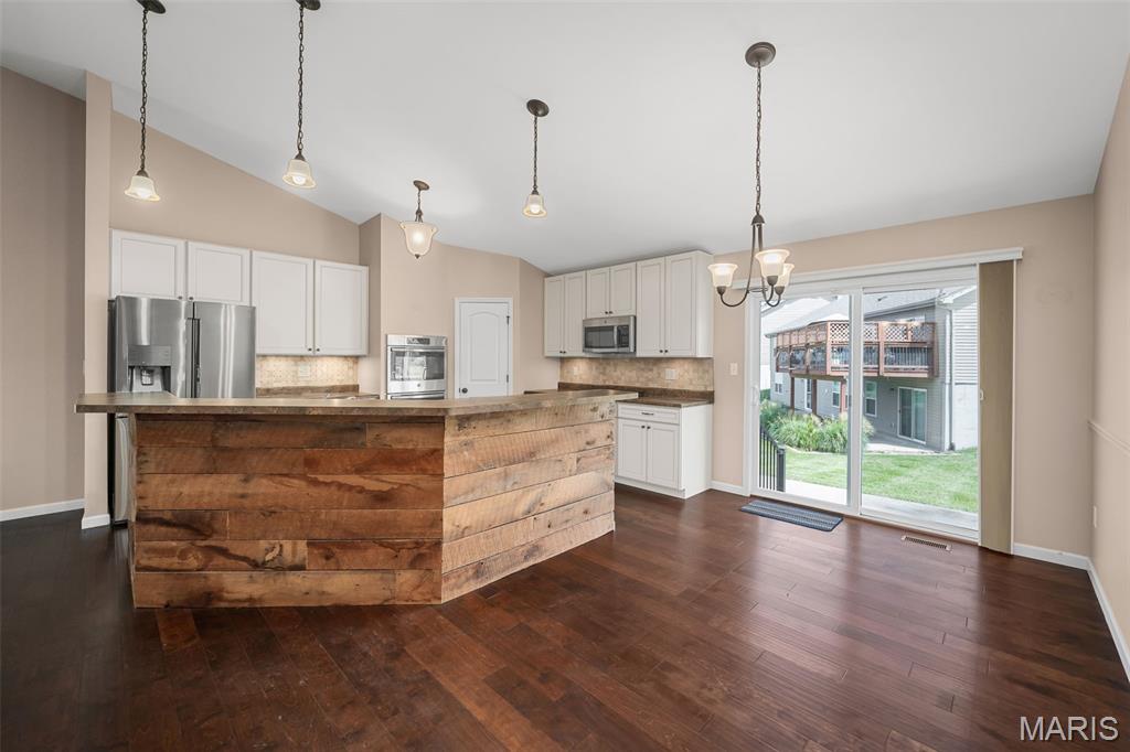 5366 Lakepath Way Property Photo 6