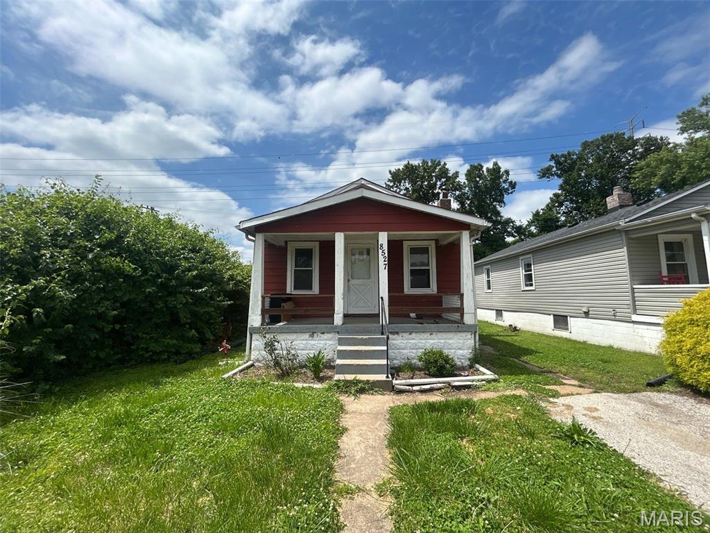 8527 Kempland Place Property Photo 1