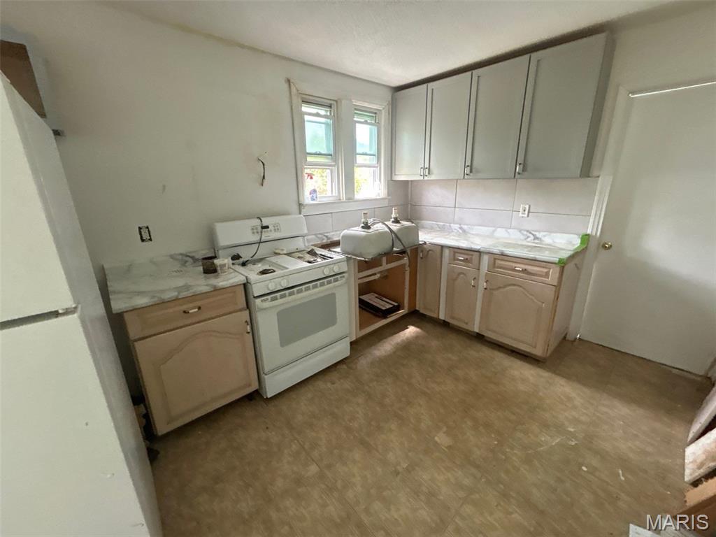 8527 Kempland Place Property Photo 6