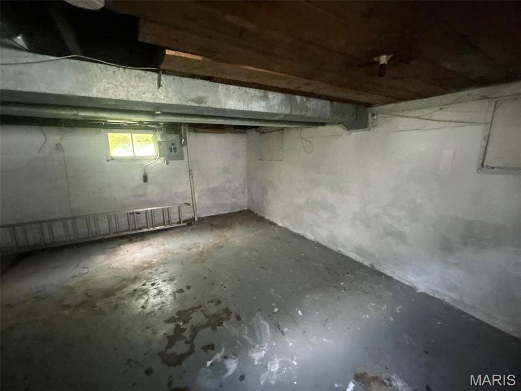 8527 Kempland Place Property Photo 9