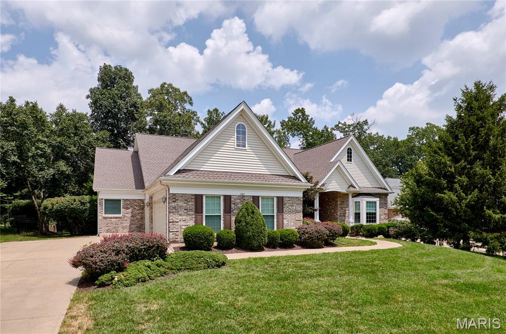 1384 Mallet Hill Property Photo 3