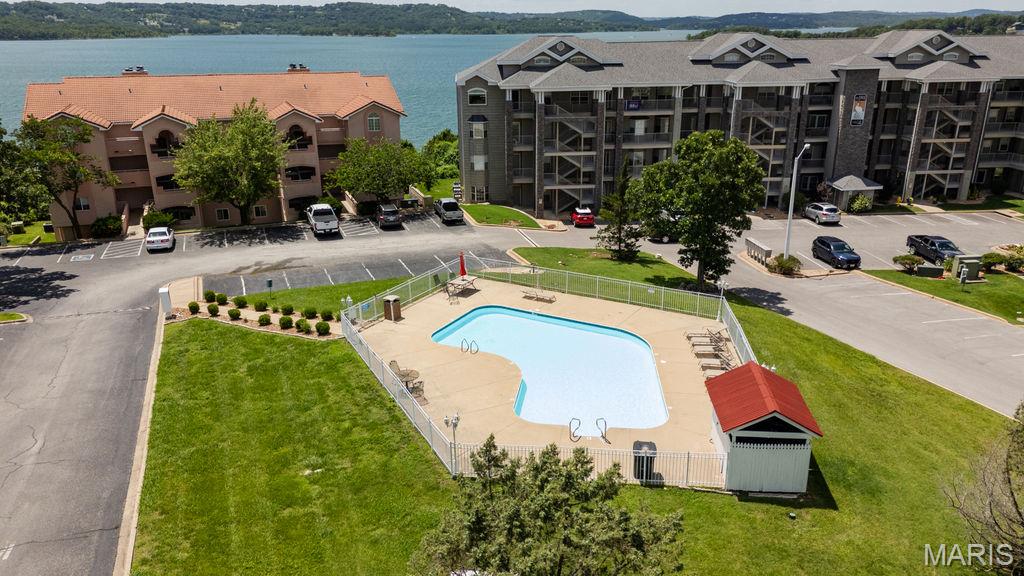 700 Emerald Pointe Dr 101 Property Photo 5