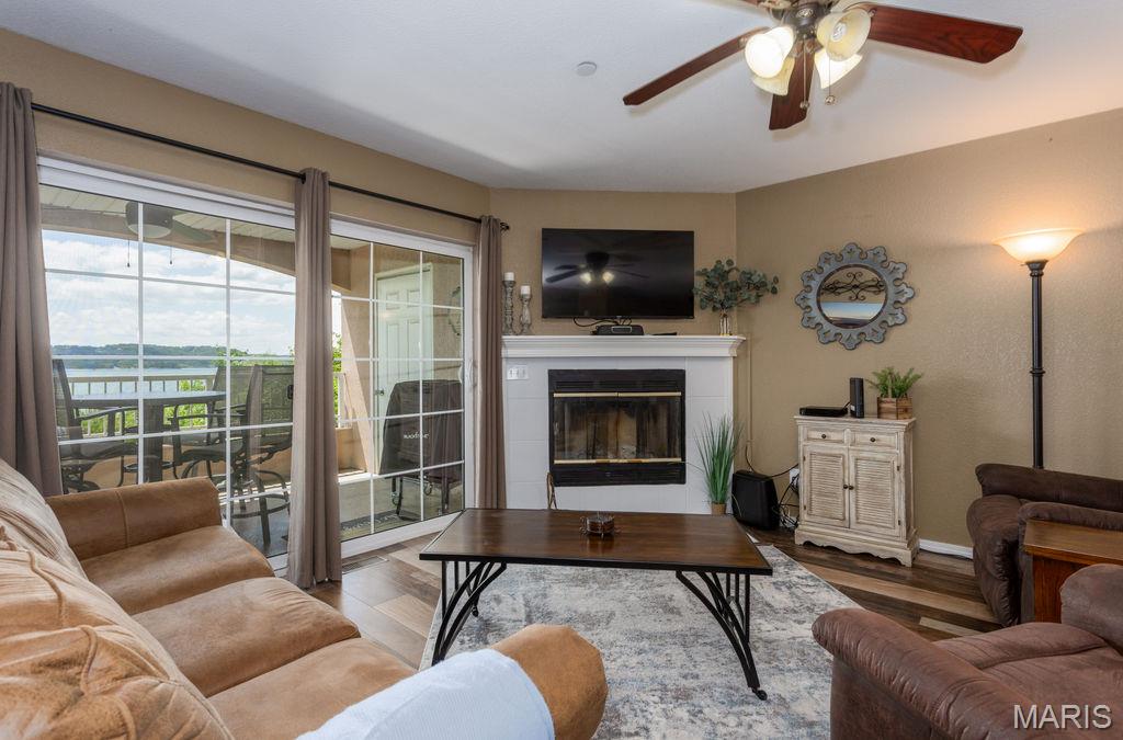 700 Emerald Pointe Dr 101 Property Photo 9