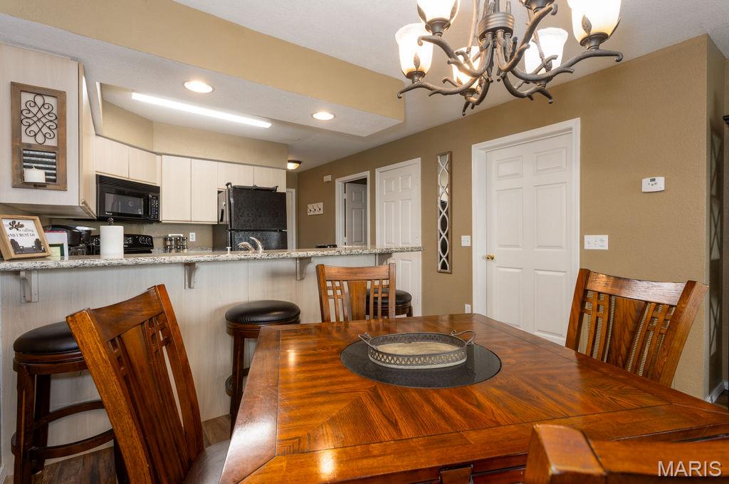700 Emerald Pointe Dr 101 Property Photo 11