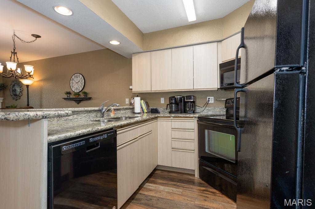700 Emerald Pointe Dr 101 Property Photo 14