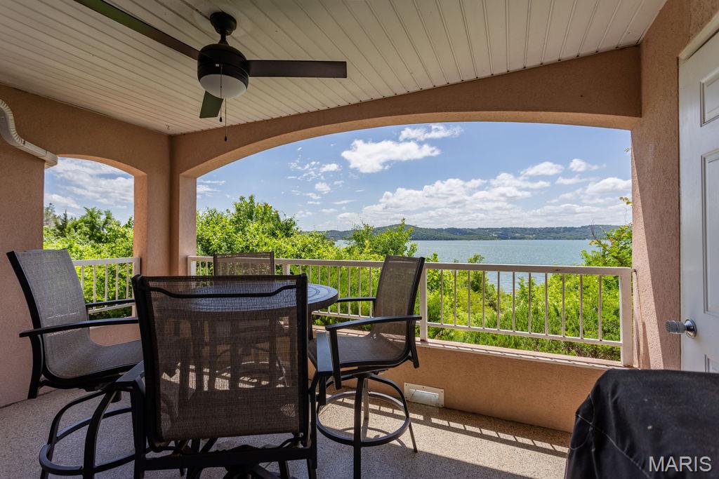 700 Emerald Pointe Dr 101 Property Photo 16