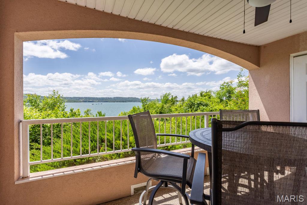 700 Emerald Pointe Dr 101 Property Photo 17
