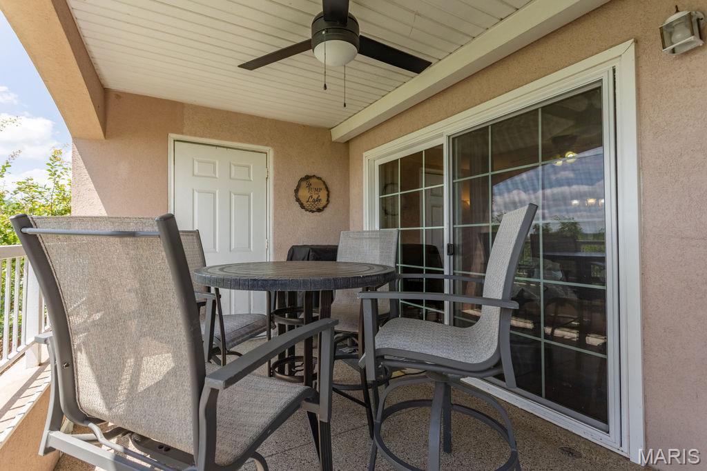 700 Emerald Pointe Dr 101 Property Photo 18