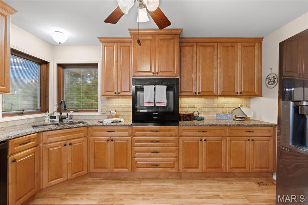 2404 Stoney Brook Drive Property Photo 19