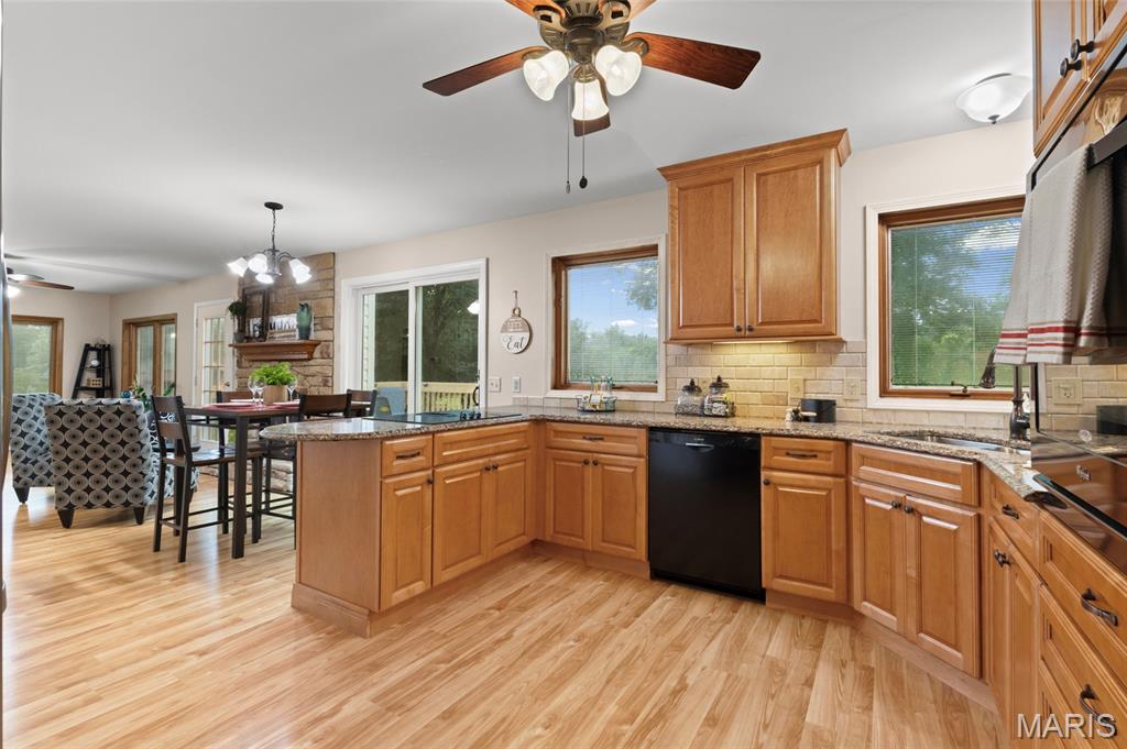 2404 Stoney Brook Drive Property Photo 20