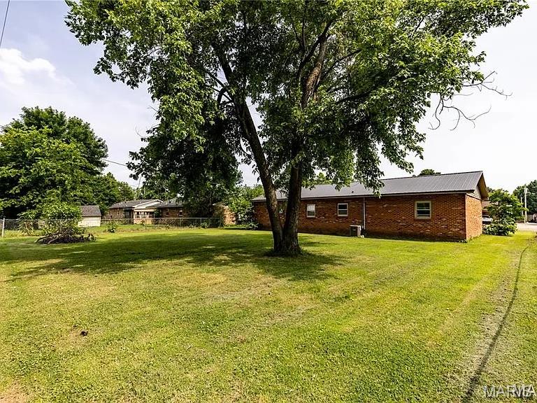 141 Saint Catherine Property Photo 4