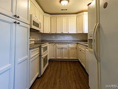 141 Saint Catherine Property Photo 9