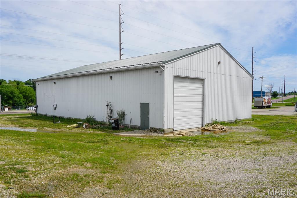 11227 Twitty Drive Property Photo 3