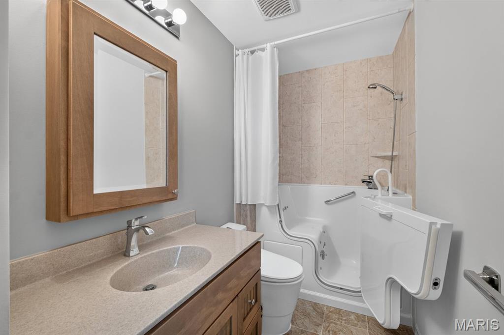229 Coachman Way Property Photo 22