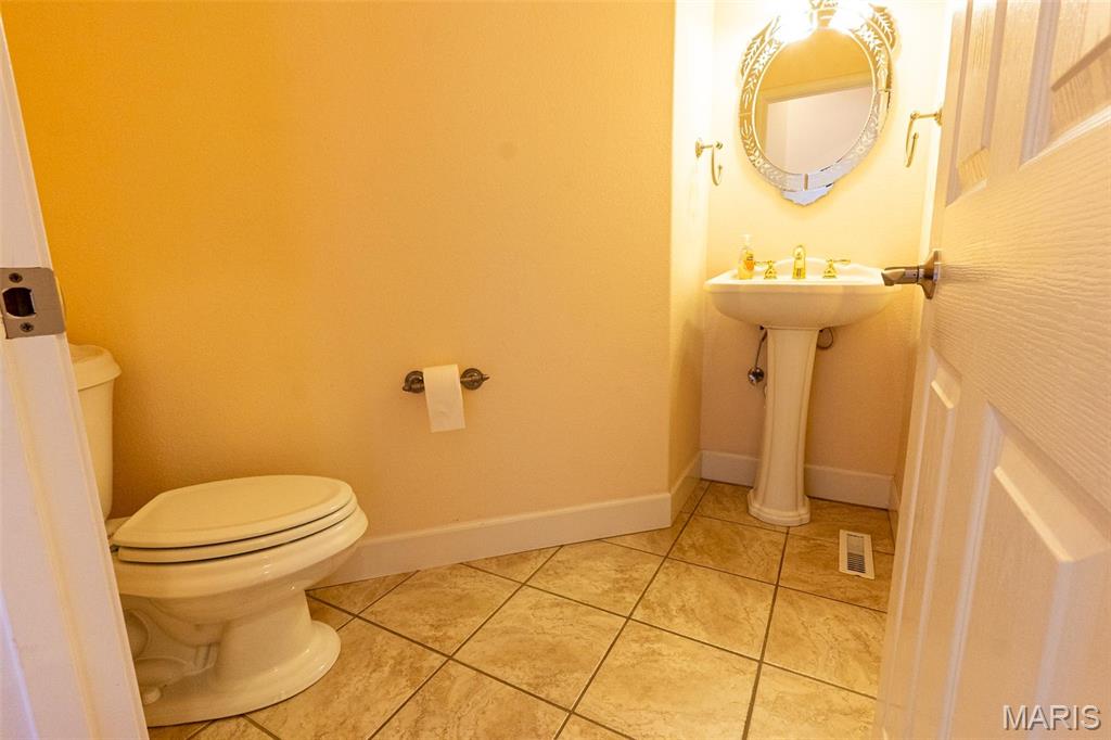 1025 Cobblestone Drive Property Photo 32