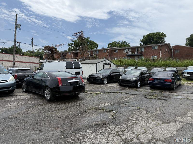 8827-8833 N Broadway Property Photo 2
