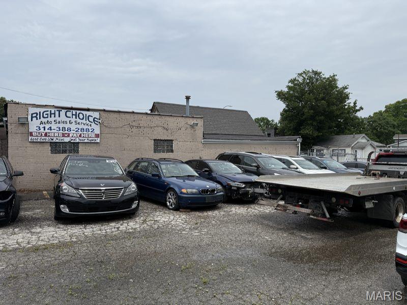 8827-8833 N Broadway Property Photo 4