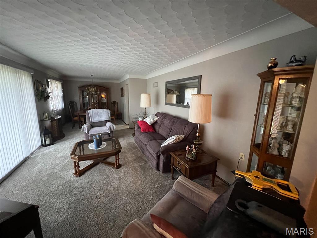 10788 Oak Street Property Photo 5