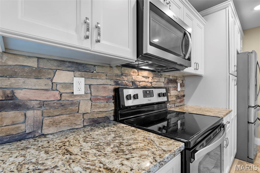 2502 Oak Street Property Photo 13