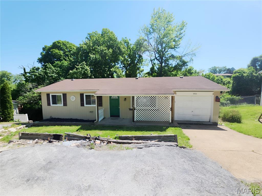 1816 West Drive