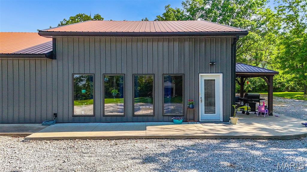 1821 N Jefferson Street Property Photo 2