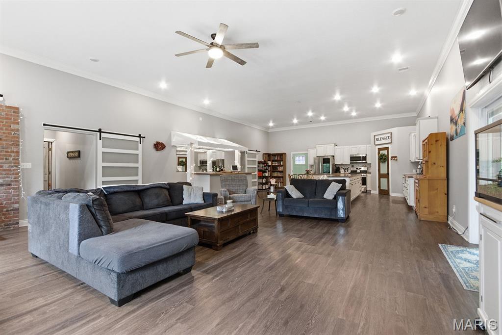 1821 N Jefferson Street Property Photo 4