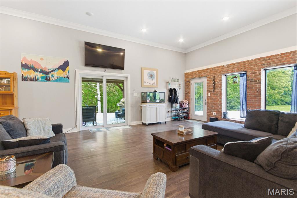 1821 N Jefferson Street Property Photo 8