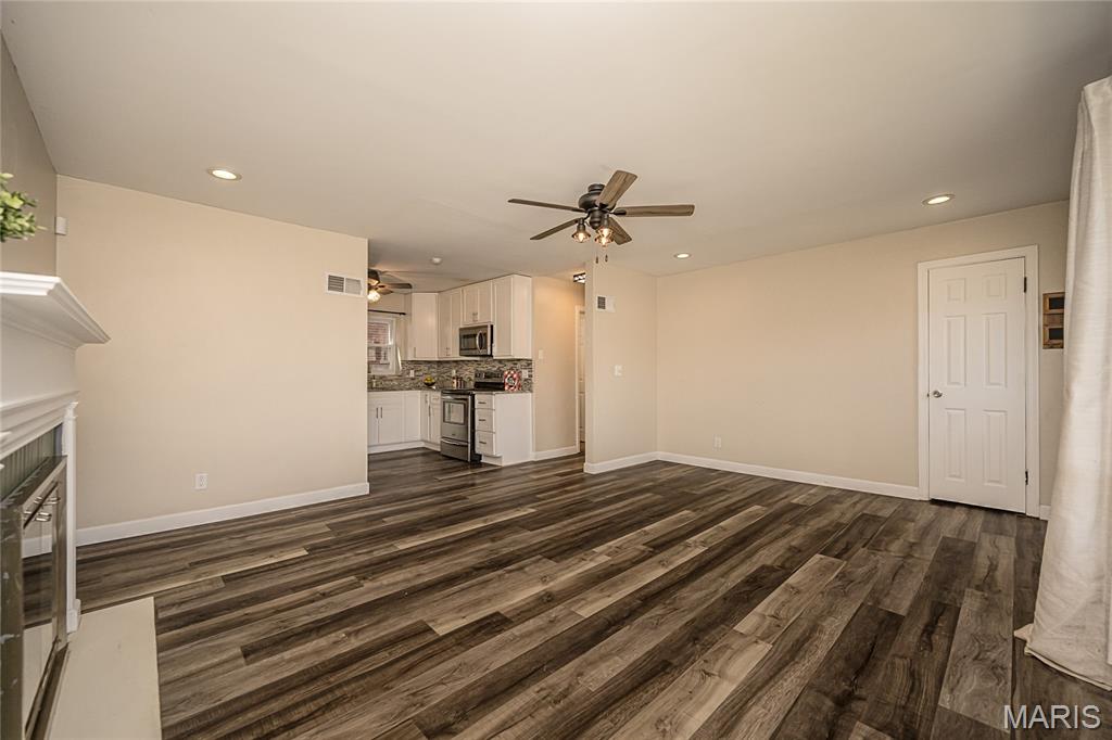6300 Ashwell Drive Property Photo 7