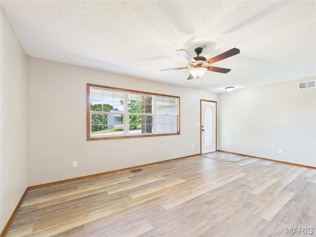 24625 Spencer Road Property Photo 6