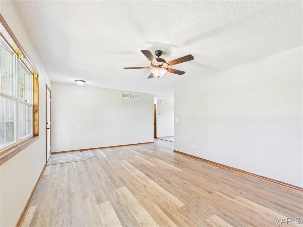 24625 Spencer Road Property Photo 7