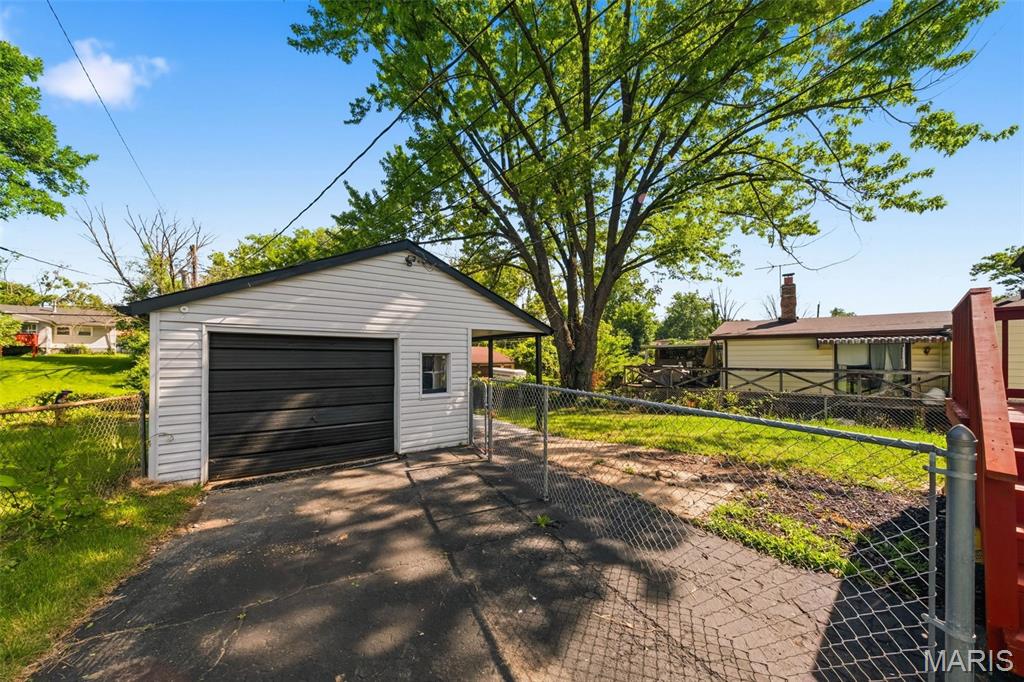 321 Caithness Road Property Photo 3