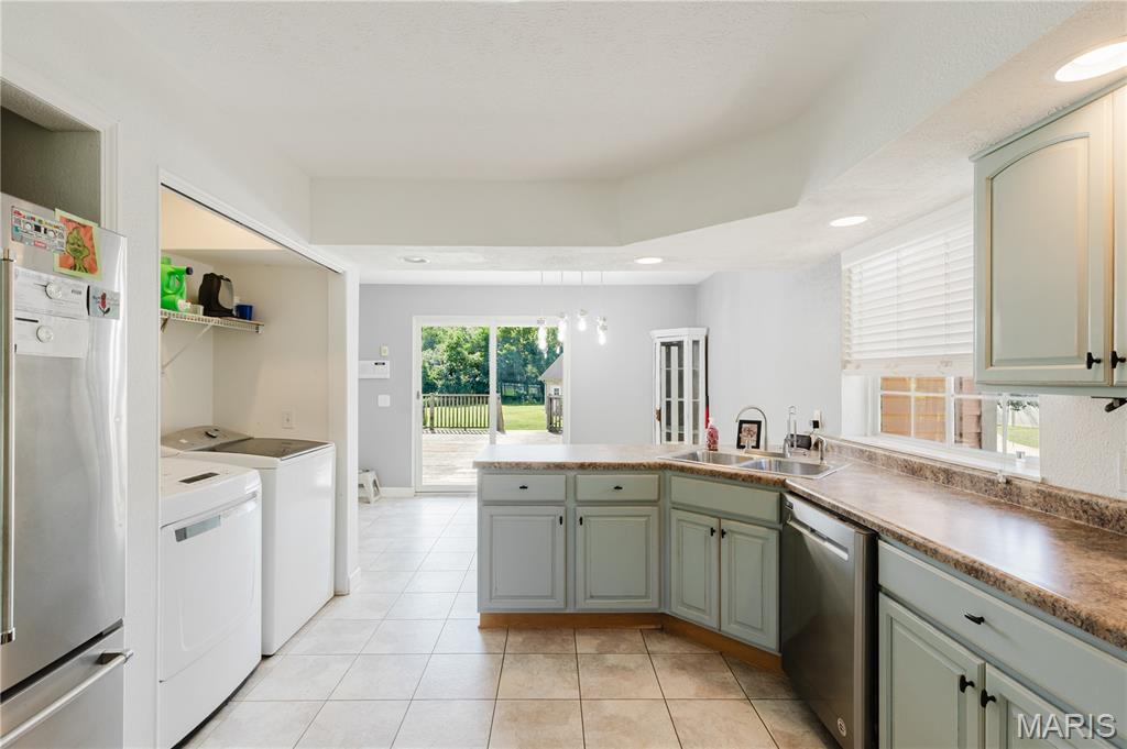 42 Hickory Street Property Photo 16
