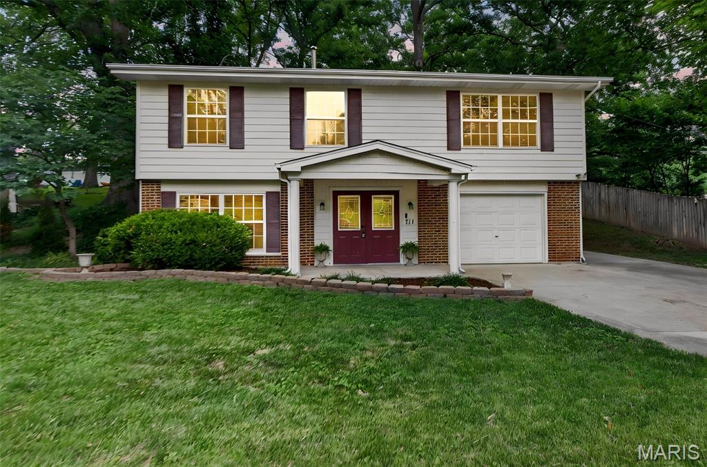 711 Montbrook Drive Property Photo 2