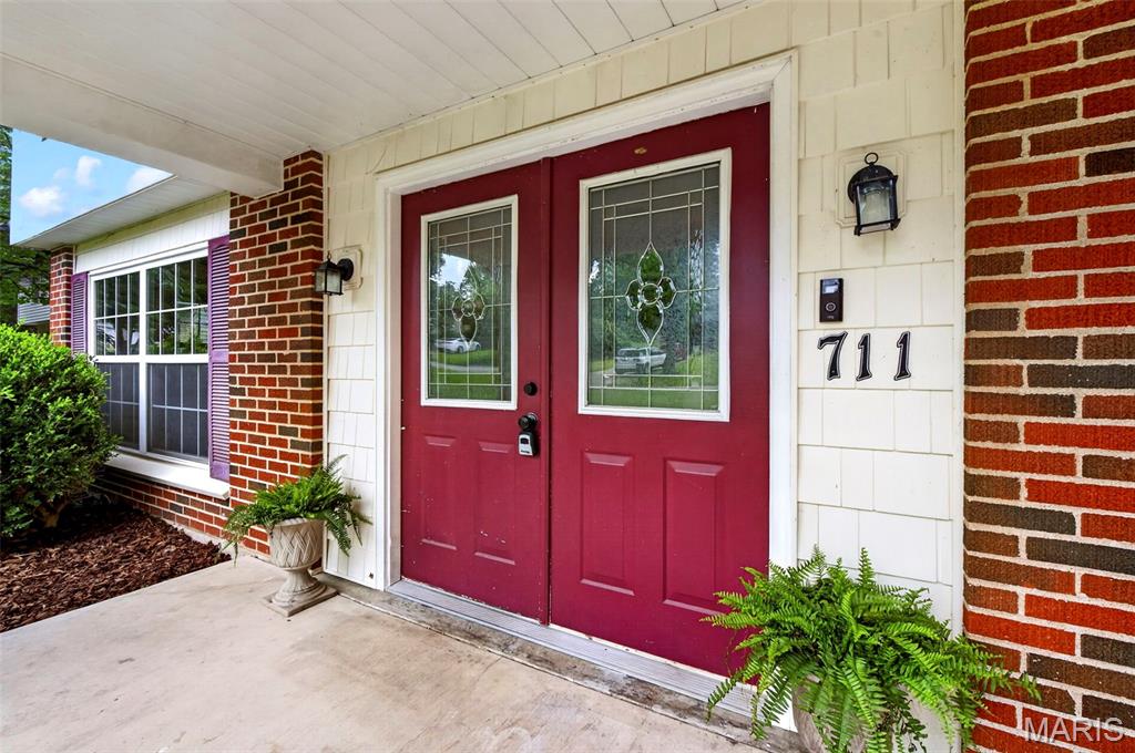 711 Montbrook Drive Property Photo 4