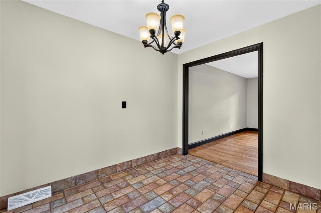 711 Montbrook Drive Property Photo 13
