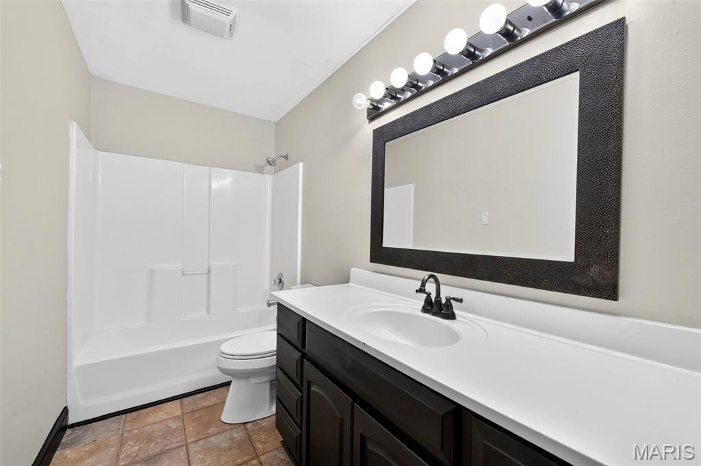 711 Montbrook Drive Property Photo 24