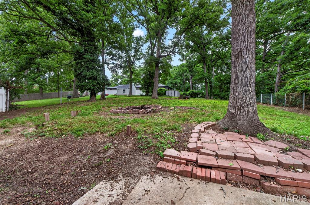 711 Montbrook Drive Property Photo 25