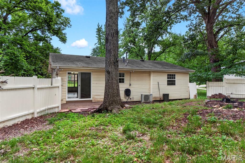711 Montbrook Drive Property Photo 27