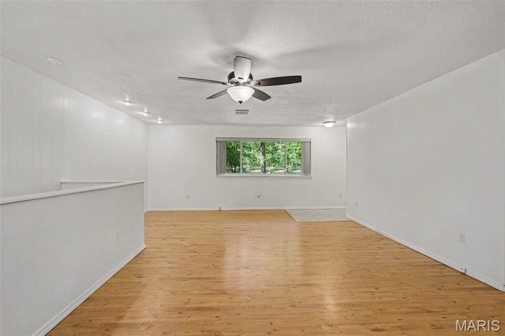 5072 Oak Tree Lane Property Photo 7