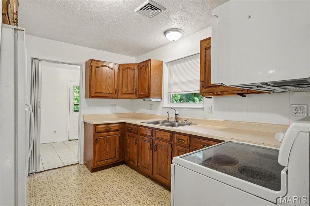 5072 Oak Tree Lane Property Photo 11