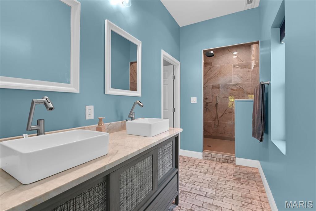4033 Cleveland Avenue Property Photo 22