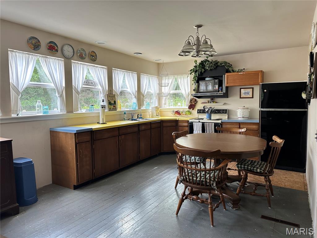 190 Mallard Property Photo 4