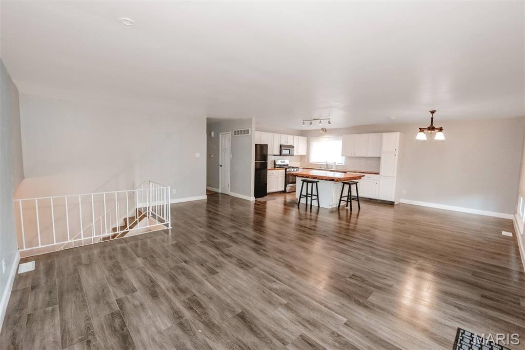 367 Napoli Court Property Photo 4