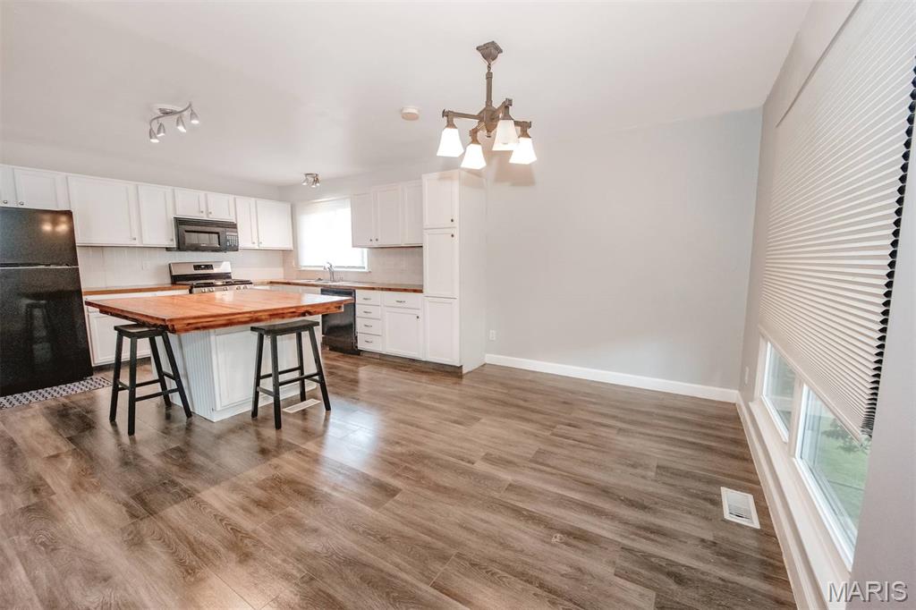 367 Napoli Court Property Photo 6