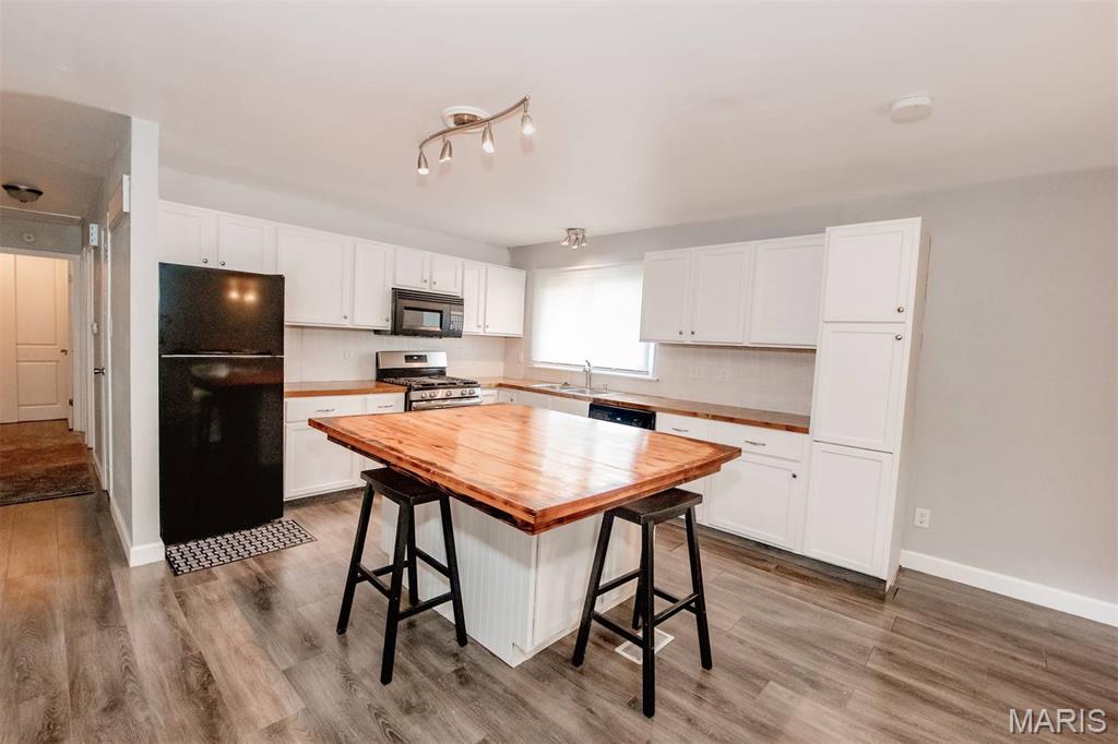 367 Napoli Court Property Photo 8